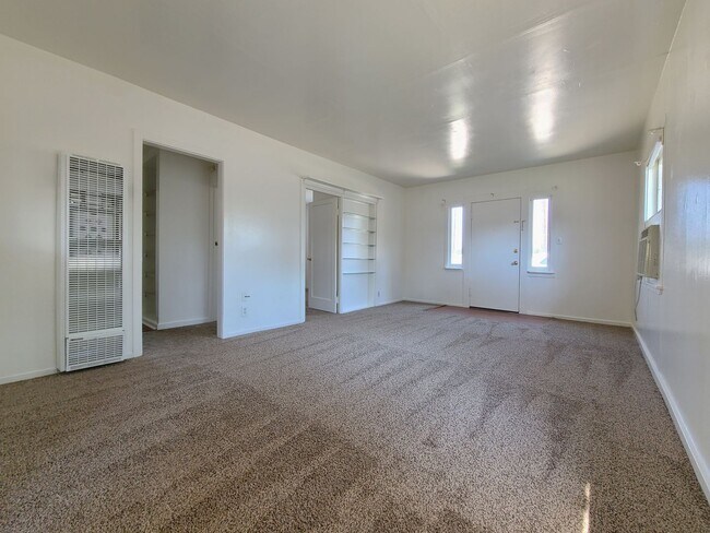 Building Photo - Single-Story 2-Bedroom Home in Calimesa!