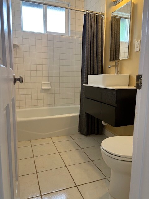 Bath room - 2421 Carnegie Ln