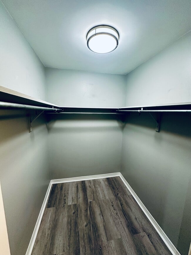 Building Photo - 110 5th St