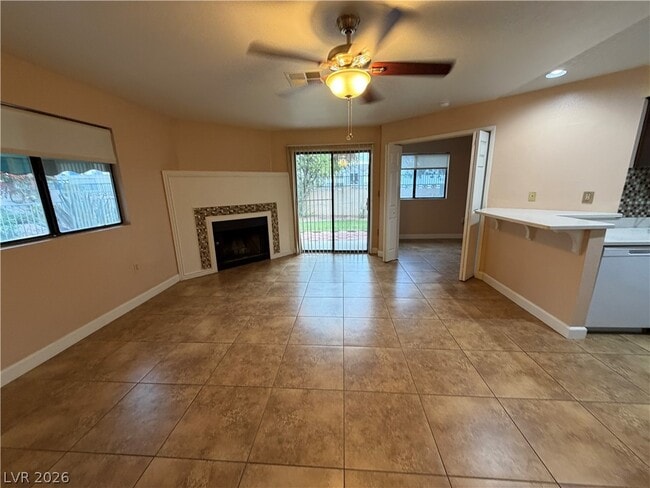 Building Photo - 2140 Pinetop Ln