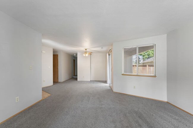 Building Photo - 4410 NE 152nd Ave