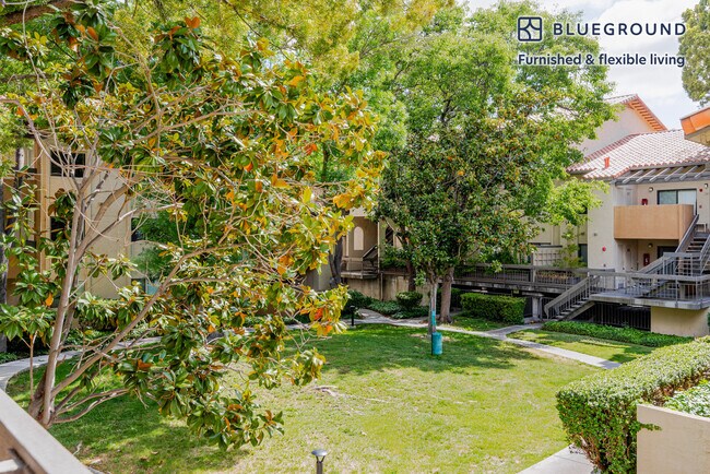 Building Photo - 1600 Villa St