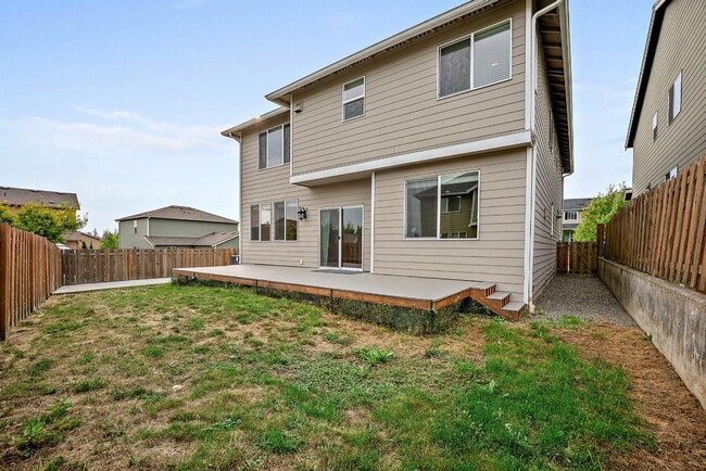 Building Photo - Spacious Spanaway Home w/ A/C & 5 Bedrooms...