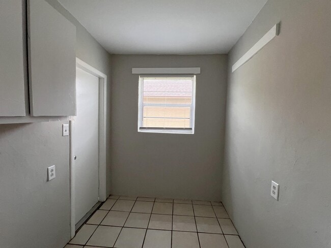 Building Photo - 2969 Dunbar St