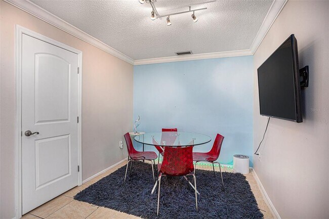 Building Photo - 600 Summerhill Ct