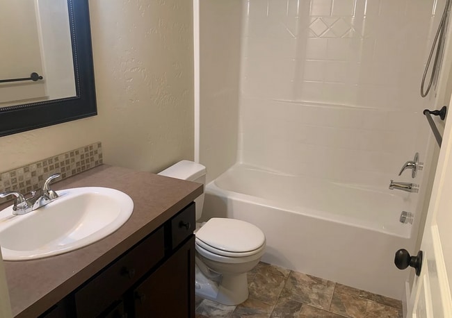 Building Photo - Upgraded 3 Bedroom Home in West Boise