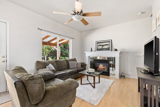 Building Photo - 3 Bd., 2.5 B., home near Barkley Village s...