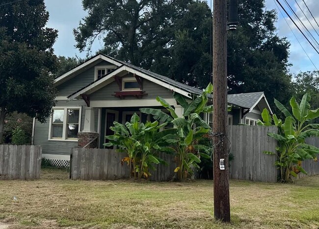 Primary Photo - 113 Texas St