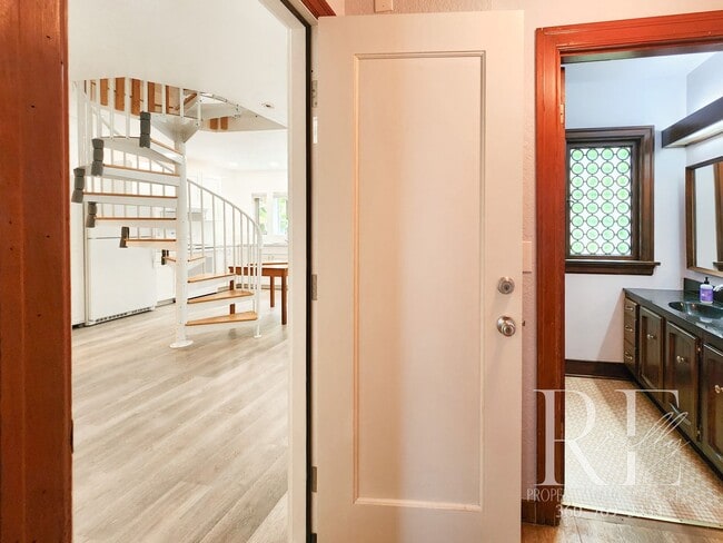 Building Photo - Waterfront Tudor | Private, Vintage Charm with Casita