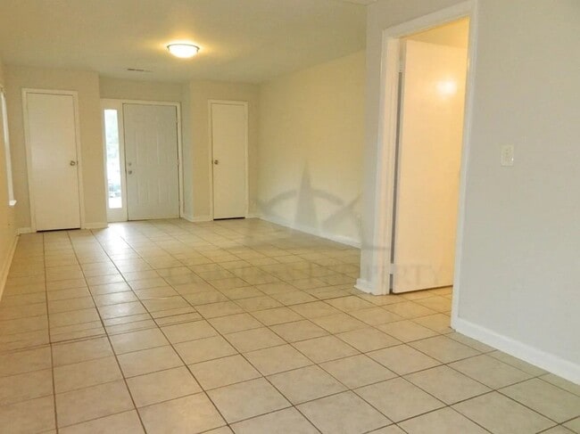 Building Photo - 541 Timber Ridge Ct