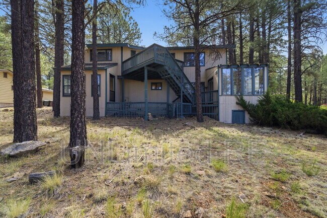 Building Photo - 1410 Inverrary Way