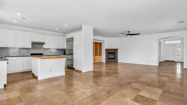 Building Photo - 2574 Windmill Way