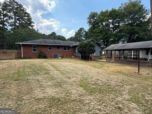 Building Photo - 1326 Jennie Ln SW