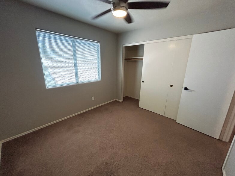 Building Photo - 4132 E Anderson Dr