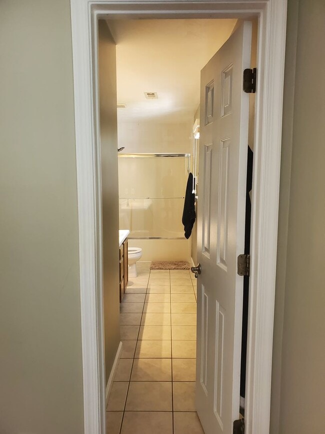 Building Photo - Deep Creek