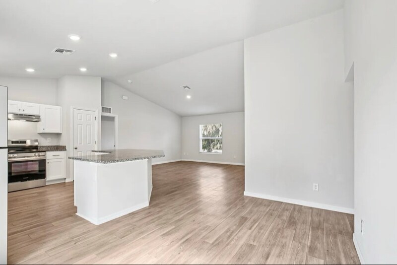 Building Photo - 13238 Fowler Ave