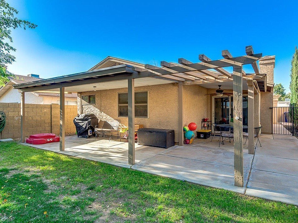 Building Photo - 4035 E Camino St