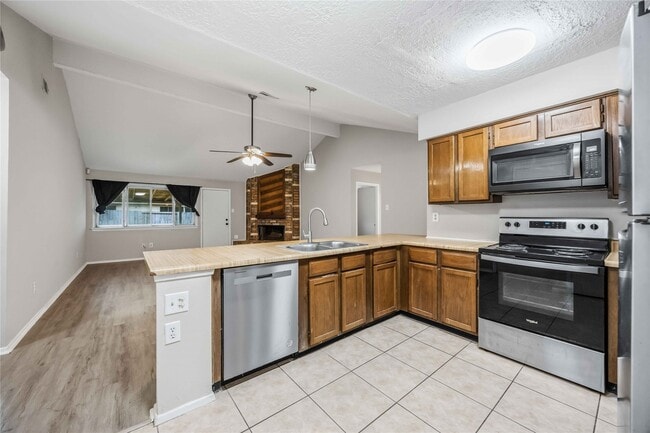 Building Photo - 16702 Quail Meadow Dr