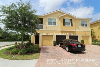 Building Photo - Lovely 2/2 Condo in Gated Sarasota Community!