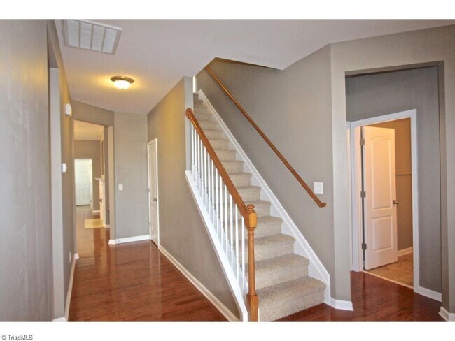 Building Photo - 4 Bedroom, 3 Bath Home for Rent in Kinderton