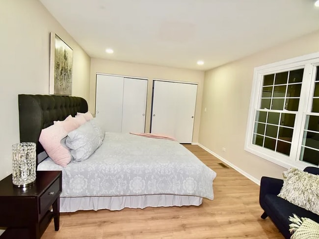 Building Photo - 651 White Ct