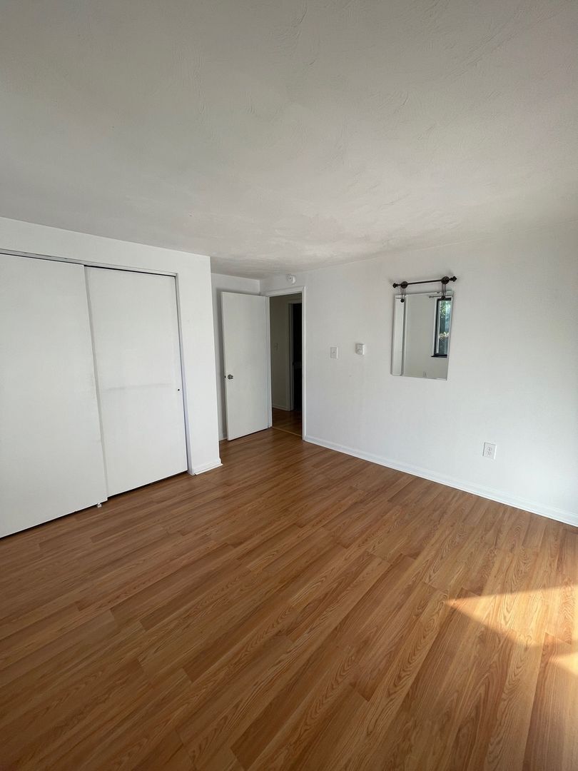 Building Photo - 51 S 86th St