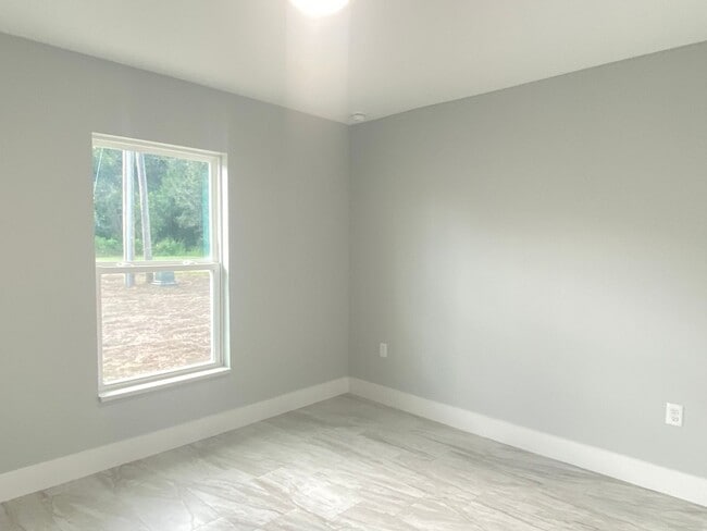 Building Photo - New 3/2 Home in Summerfield!