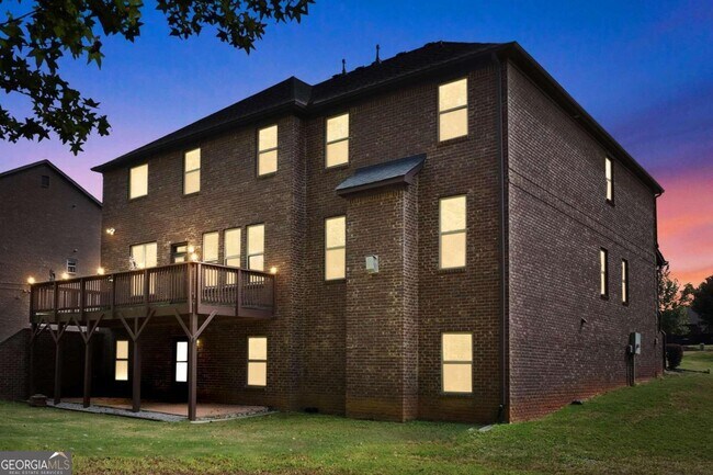Building Photo - 2214 Golden Eagle Dr