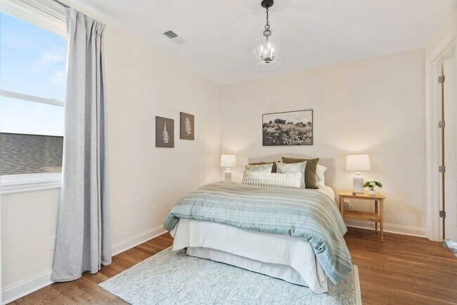 Building Photo - 1036 Clifton St