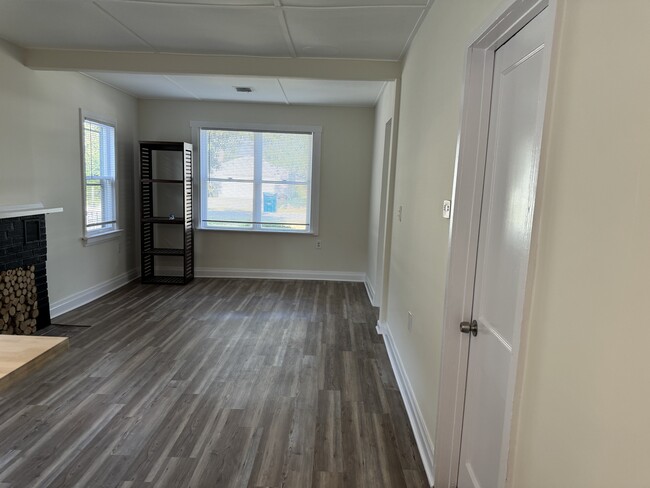 Building Photo - 220 Morton Rd