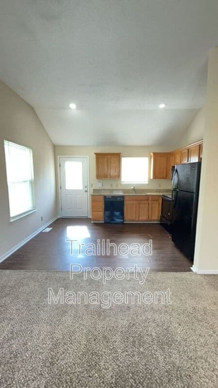 Building Photo - 18231 East 12th Terrace N