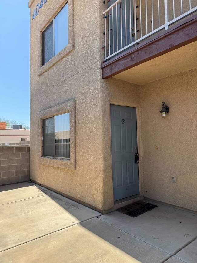 Building Photo - 4046 E Fairmount St