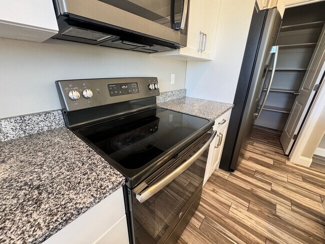 Building Photo - Blackhawk Townhome! Incredible Amenities!!