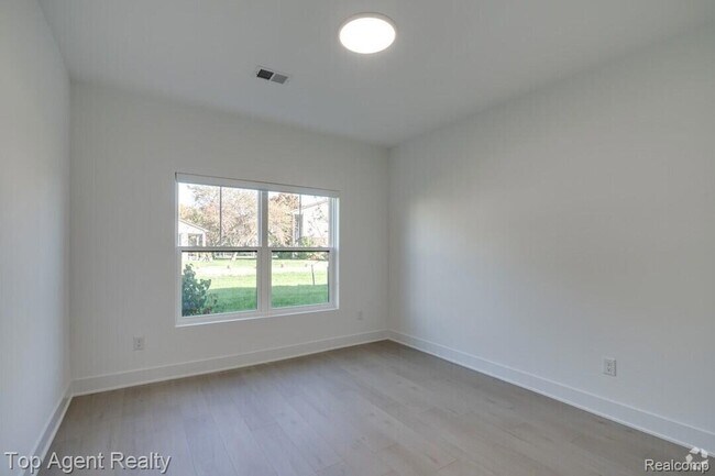 Building Photo - 31733 Gabby Ct