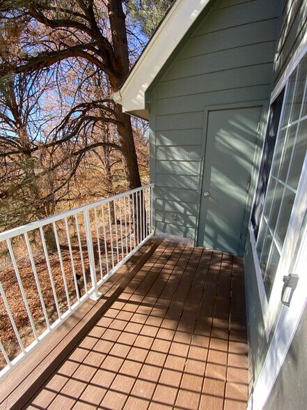 Building Photo - 882 S Reed Ct