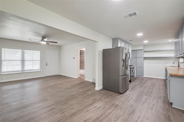 Building Photo - 3212 San Vicente Ave