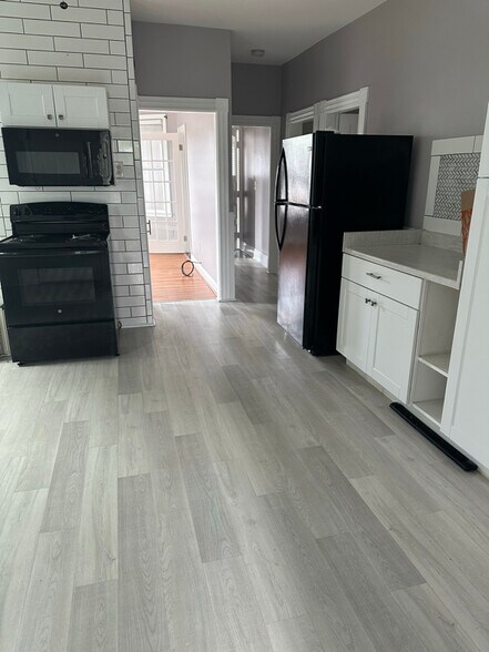 Building Photo - 42 Hobson Ave