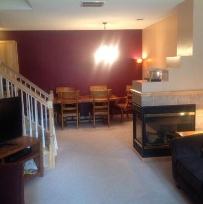 Building Photo - Very spacious *3Bed*2.5Bath Townhome in Fa...