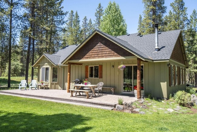 Building Photo - Available until April 2026- Short Term Lease