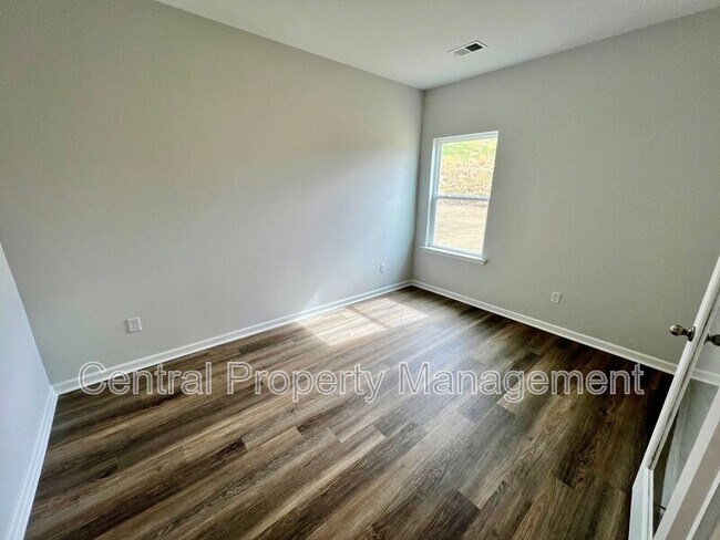 Building Photo - 458 Haddon Trl