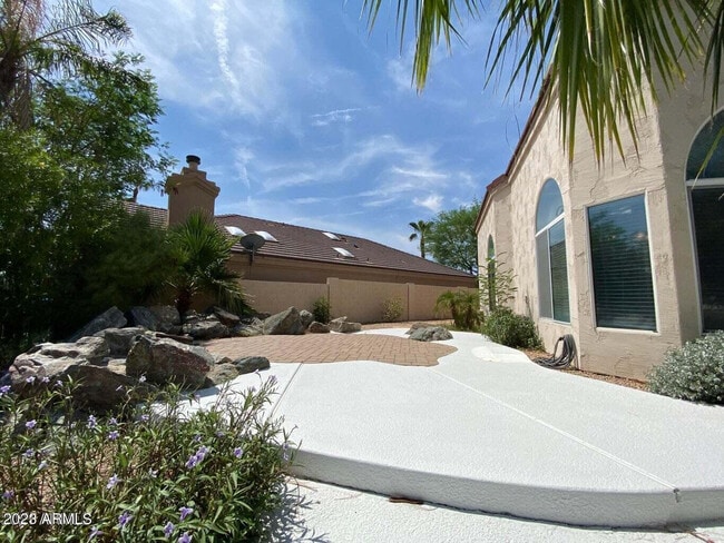 Building Photo - 1406 W Lake Mirage Ct