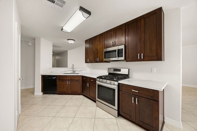 Building Photo - 29123 Foxingham Cir