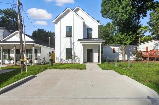 Primary Photo - 914 Timberglen Ct
