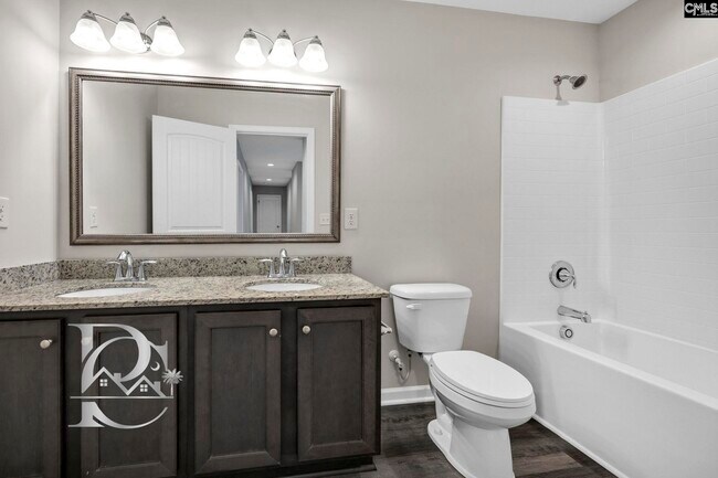 Building Photo - 5 Spinney Ct