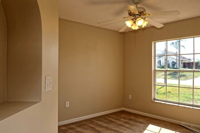 Building Photo - Spacious 3/2 Home For Rent in Davenport with extra Florida/Sun Room!!