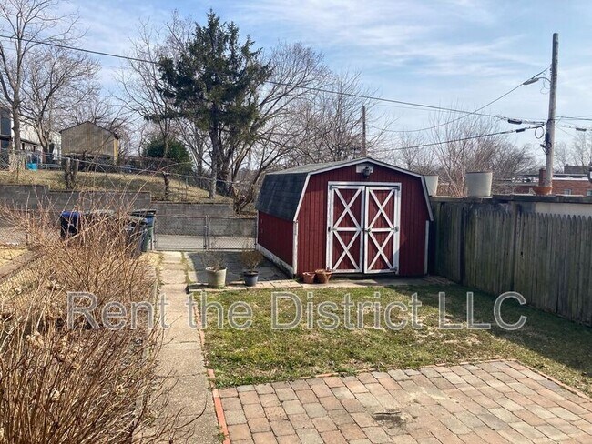 Building Photo - 4819 8th St NE