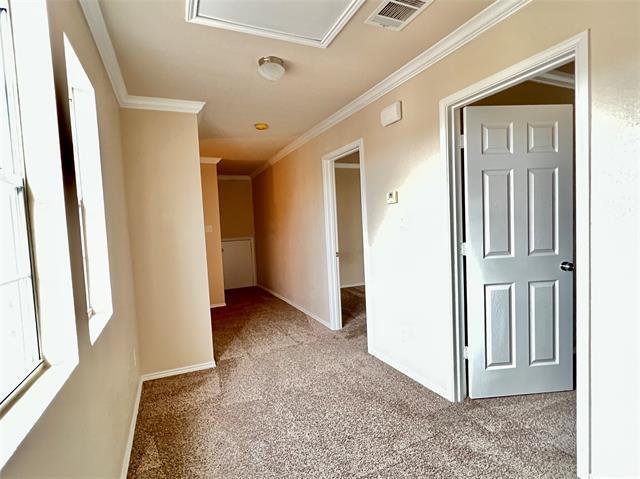 Building Photo - 2639 Blackstone Dr