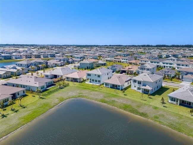 Building Photo - 15000 RedCove Pl