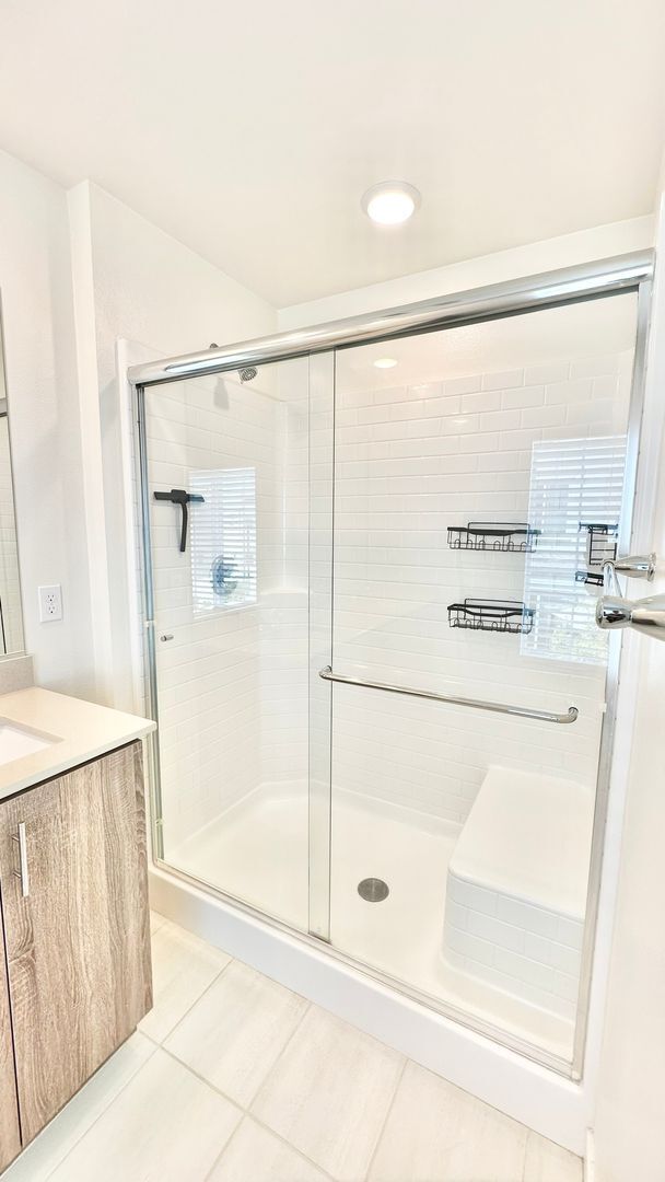 Building Photo - Beautiful, Newer Construction Home in Desi...