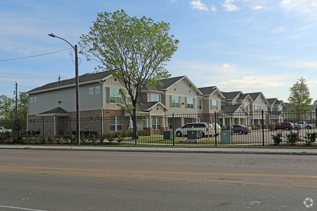 Primary Photo - Independence Heights Apartments